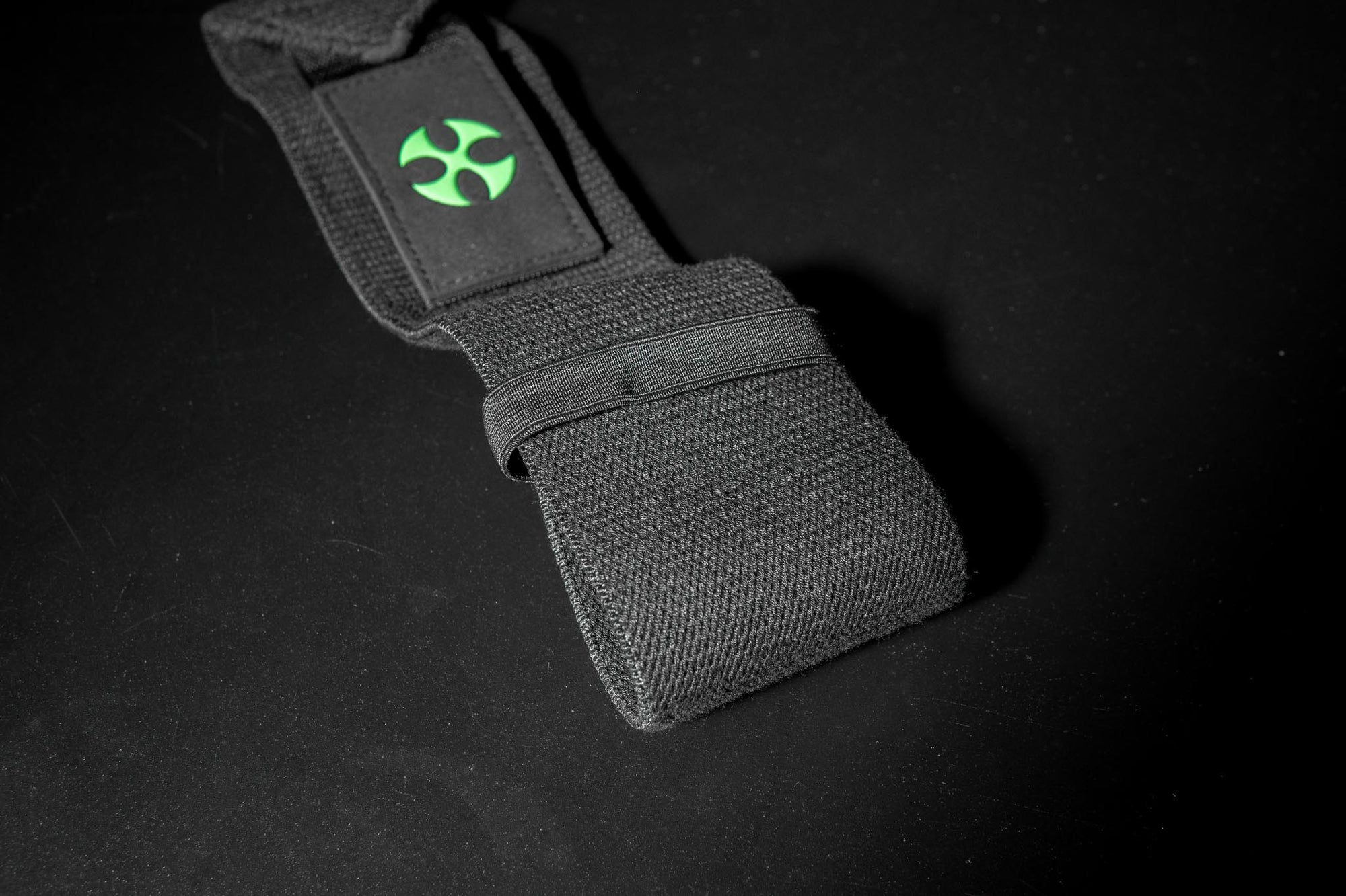 Reyllen X1 Wrist wraps bands for weightlifting and crossfit feature 2